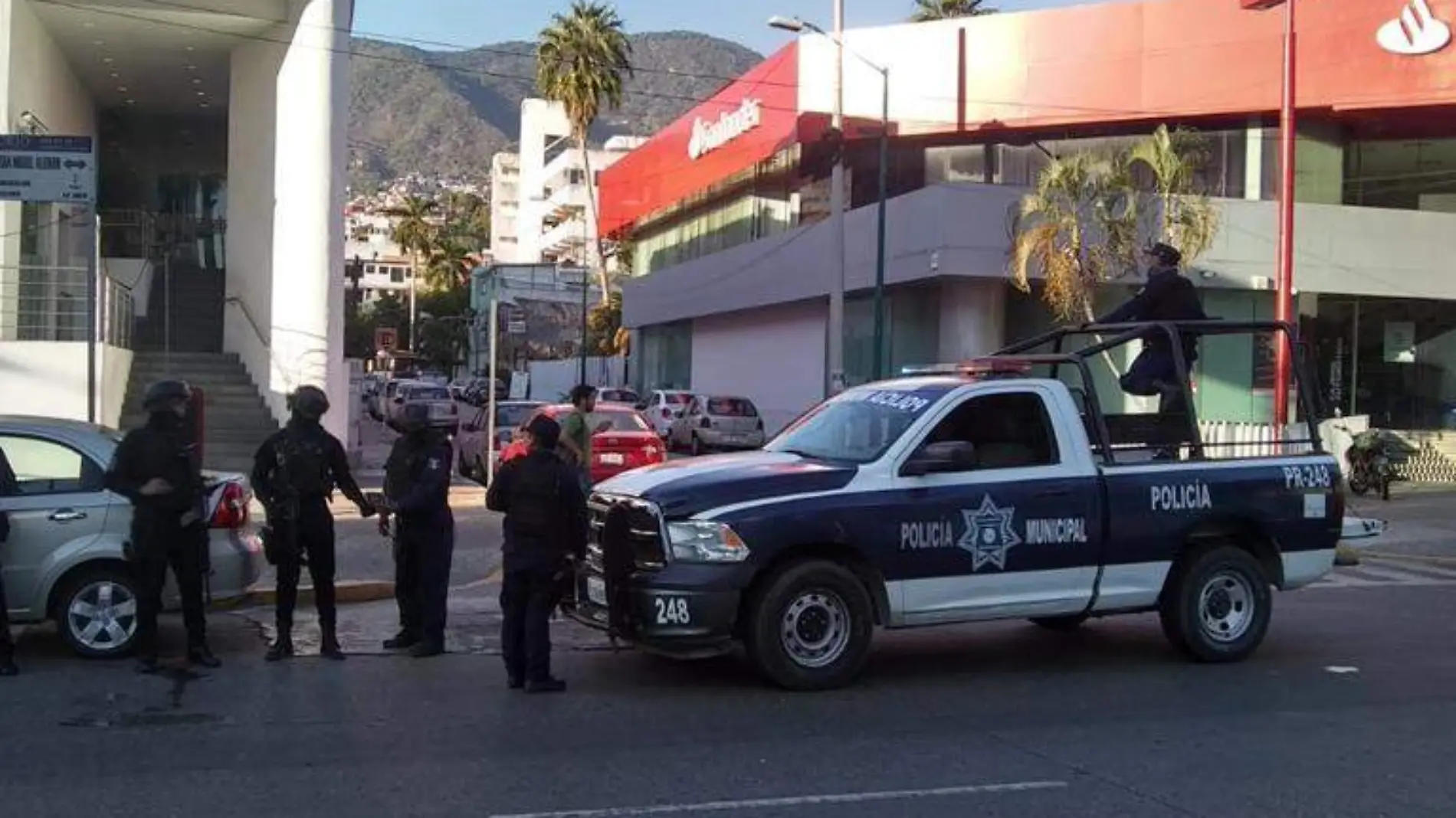 Asalto en costera cuentahabiente